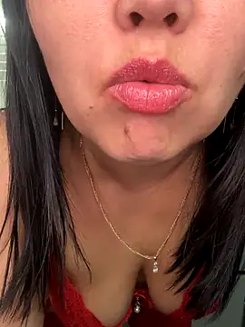 Love  Mom online show from October 25, 6:34 am