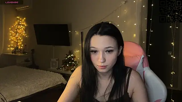 ella simons online show from January 13, 1:31 am