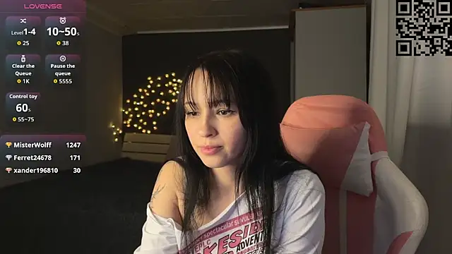 ella simons online show from March 25, 11:25 pm