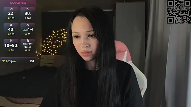 ella simons online show from April 17, 10:34 pm