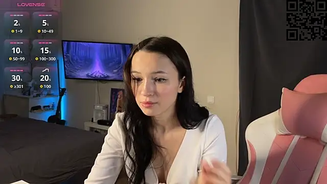 ella simons online show from November 18, 12:26 am