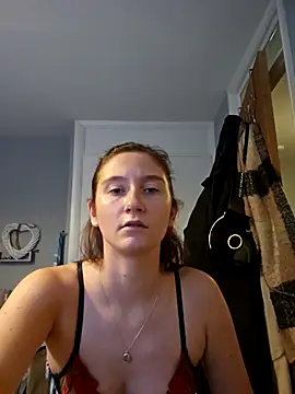 Snapshot of SashaBabyxx chatting on November 2, 7:46 am SashaBabyxx online show from November 2, 7:46 am