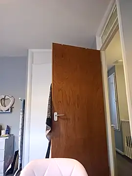 SashaBabyxx online show from November 28, 8:36 am