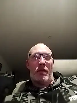 Snapshot of Cedric7653 chatting on November 2, 1:10 am Cedric7653 online show from November 2, 1:10 am