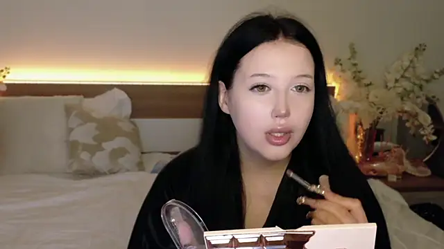 Felicia Herceg online show from October 24, 5:56 pm