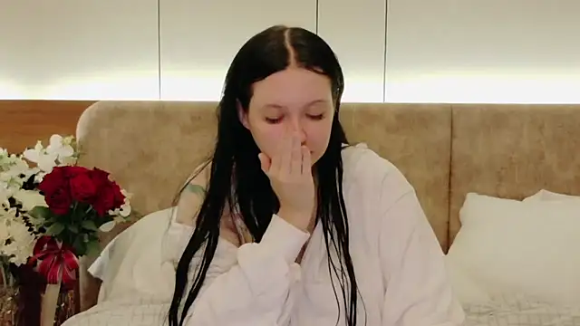 Felicia Herceg online show from March 3, 6:37 pm