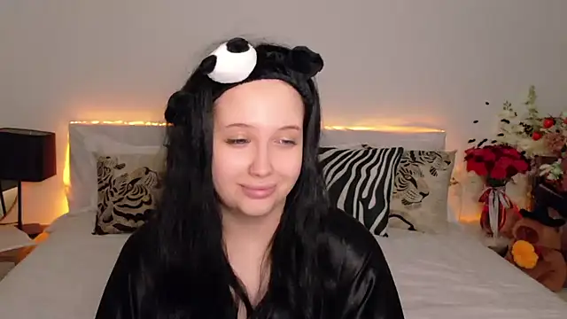 Felicia Herceg online show from October 31, 7:21 pm