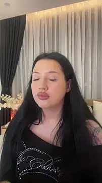 Felicia Herceg online show from November 19, 12:27 pm