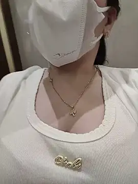 Snapshot of Mina-02 chatting on June 14, 9:54 am Mina-02 online show from June 14, 9:54 am