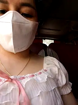 Snapshot of Mina-02 chatting on June 3, 12:44 am Mina-02 online show from June 3, 12:44 am