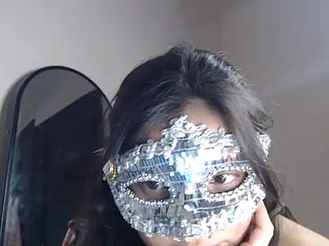 Hottie hania online show from December 13, 8:04 pm