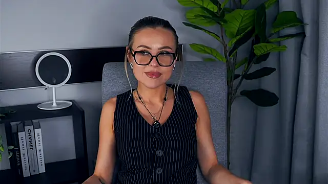 BreanneUlery online show from October 22, 4:39 pm