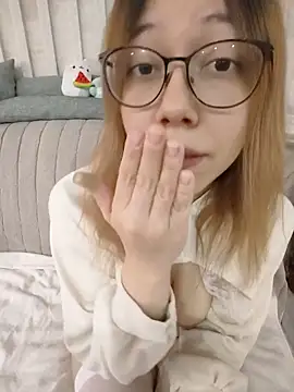 PeachyMaolin online show from April 23, 10:22 am