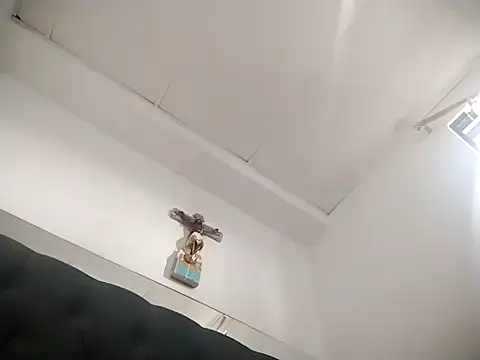 laseducida online show from April 13, 10:03 pm