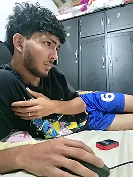 Snapshot of LyliaWood chatting on December 15, 12:27 am LyliaWood online show from December 15, 12:27 am