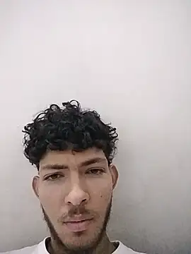 Snapshot of LyliaWood chatting on December 18, 2:16 am LyliaWood online show from December 18, 2:16 am