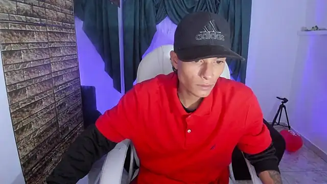 Snapshot of paul_booy chatting on November 18, 2:38 am paul booy online show from November 18, 2:38 am