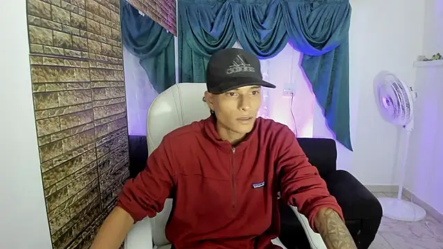 Snapshot of paul_booy chatting on November 27, 4:57 am paul booy online show from November 27, 4:57 am