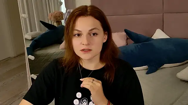 Snapshot of KirraMoss chatting on July 11, 10:37 am KirraMoss online show from July 11, 10:37 am