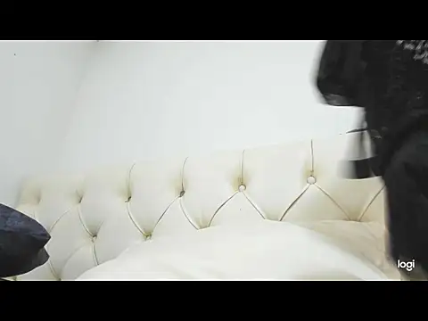 Mel rooss online show from March 18, 5:58 pm