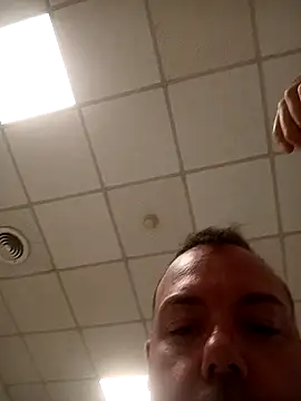 Snapshot of Romaeterna_ chatting on October 24, 4:17 pm Romaeterna online show from October 24, 4:17 pm