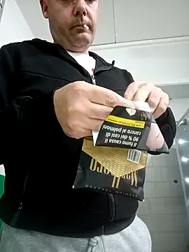 Snapshot of Romaeterna_ chatting on November 5, 5:05 pm Romaeterna online show from November 5, 5:05 pm