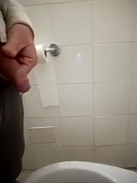 Snapshot of Romaeterna_ chatting on November 11, 5:52 pm Romaeterna online show from November 11, 5:52 pm