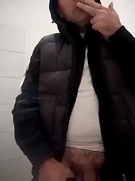 Snapshot of Romaeterna_ chatting on December 16, 6:12 pm Romaeterna online show from December 16, 6:12 pm