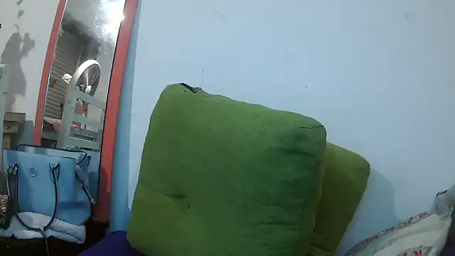 CarlaBrasuca online show from April 21, 7:37 am