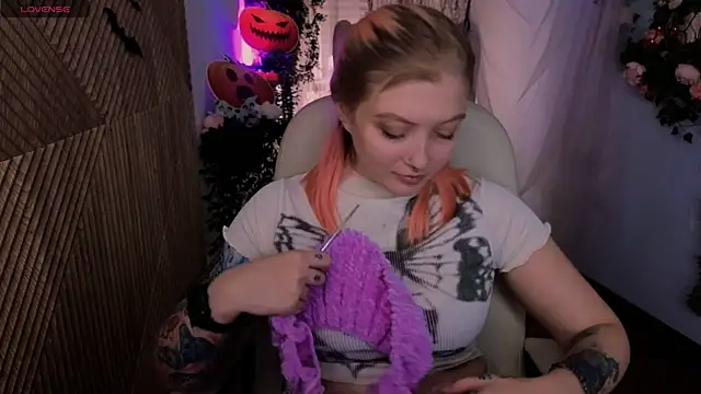 Kiki shay online show from October 30, 1:20 pm