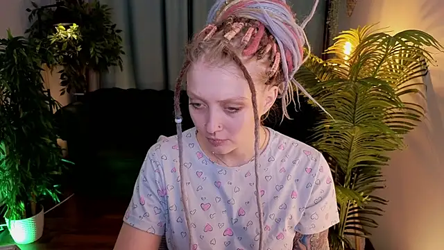 Kiki shay online show from November 14, 1:37 pm