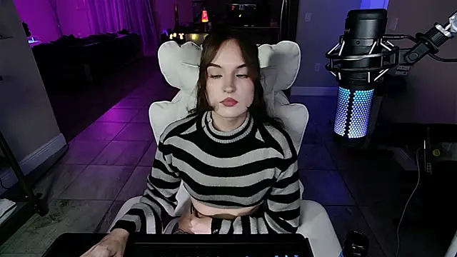 AngieFae  online show from October 25, 1:38 am