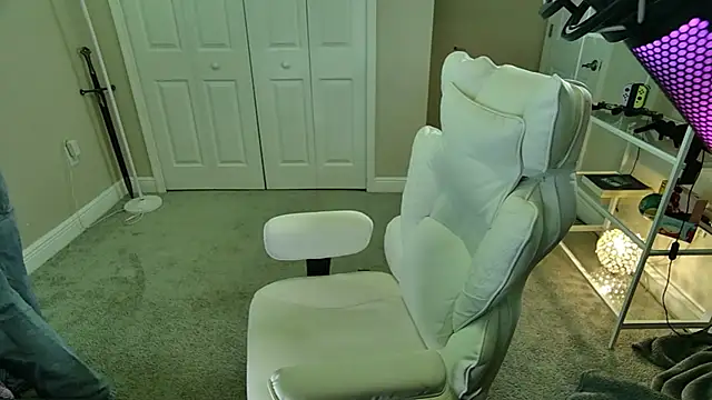 AngieFae  online show from March 14, 11:00 pm