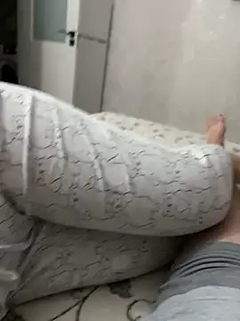 Snapshot of Maria-Cristi11 chatting on November 3, 5:16 pm Maria-Cristi11 online show from November 3, 5:16 pm