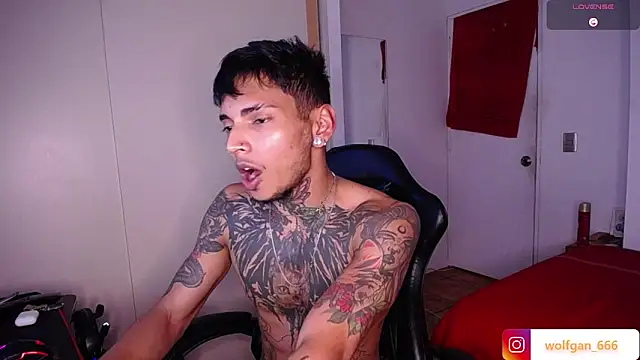 Snapshot of nathan_aress6666 chatting on April 5, 10:49 pm nathan aress6666 online show from April 5, 10:49 pm