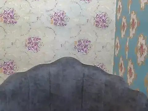 Snapshot of Dirty_dol chatting on November 18, 2:05 am Dirty dol online show from November 18, 2:05 am