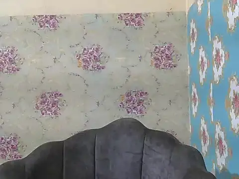 Snapshot of Dirty_dol chatting on December 5, 2:43 am Dirty dol online show from December 5, 2:43 am