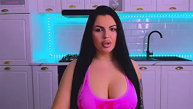 RheaLynn online show from March 23, 9:25 pm