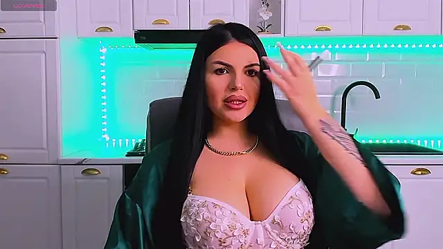 RheaLynn online show from February 5, 8:59 pm