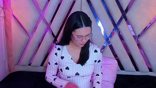 Isa doux online show from April 26, 4:32 am
