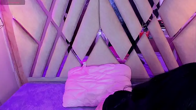 Isa doux online show from April 11, 7:56 am