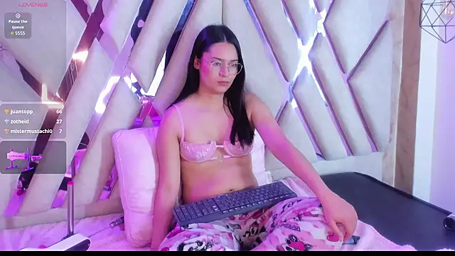 Isa doux online show from May 23, 8:24 am
