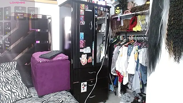 Snapshot of talianha chatting on February 13, 2:44 am talianha online show from February 13, 2:44 am