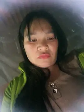 Snapshot of chipu06 chatting on February 2, 2:49 pm chipu06 online show from February 2, 2:49 pm