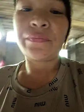 Snapshot of chipu06 chatting on October 28, 3:29 am chipu06 online show from October 28, 3:29 am