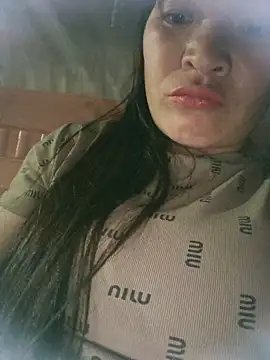 Snapshot of chipu06 chatting on February 6, 3:30 pm chipu06 online show from February 6, 3:30 pm