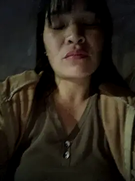 Snapshot of chipu06 chatting on November 29, 2:28 pm chipu06 online show from November 29, 2:28 pm