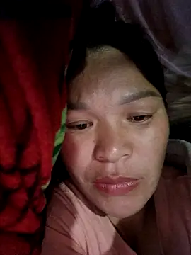 Snapshot of chipu06 chatting on December 21, 11:27 pm chipu06 online show from December 21, 11:27 pm