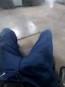 Snapshot of loVbRo1 chatting on November 20, 12:33 am loVbRo1 online show from November 20, 12:33 am