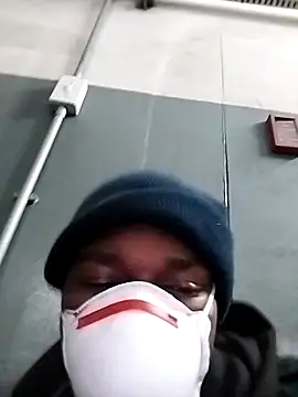 Snapshot of loVbRo1 chatting on November 17, 1:42 am loVbRo1 online show from November 17, 1:42 am